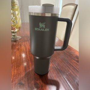 Stanley 40 oz tumbler